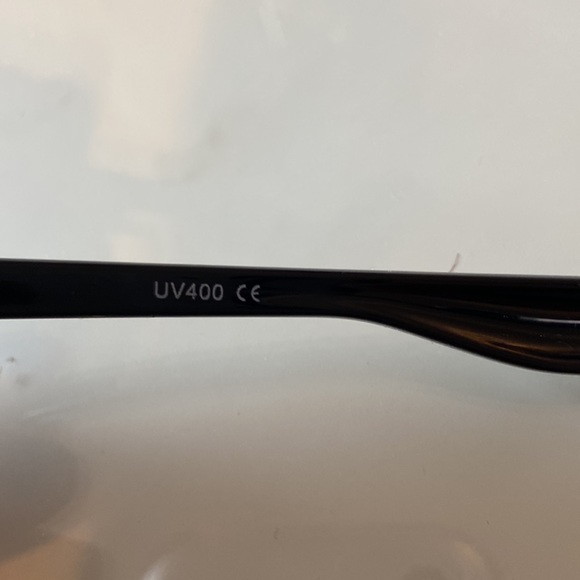 2for $20: Fashionable oversized sunglasses - Picture 9 of 11